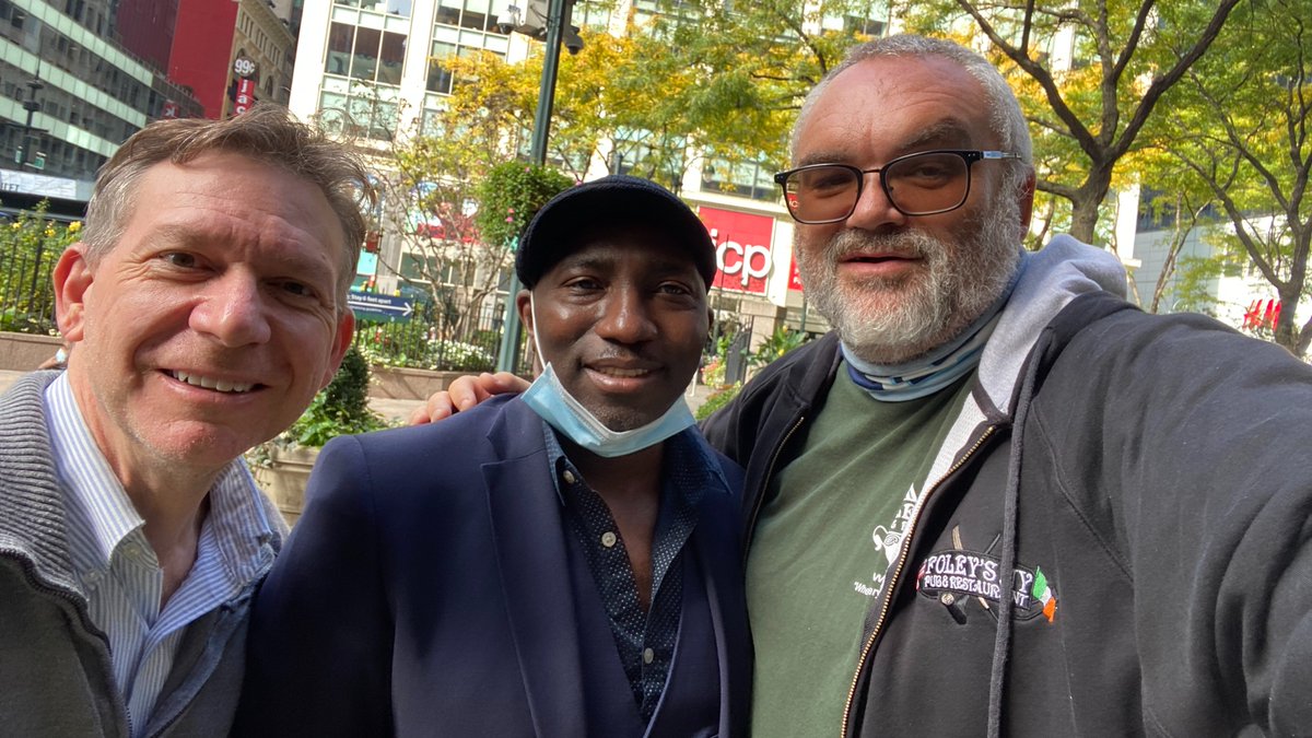 Shaun met up with a couple of our favorites when he was in Midtown the other day.
Pete and Mo! Not as much fun as hanging out at Foley's, but always good to see our people.
