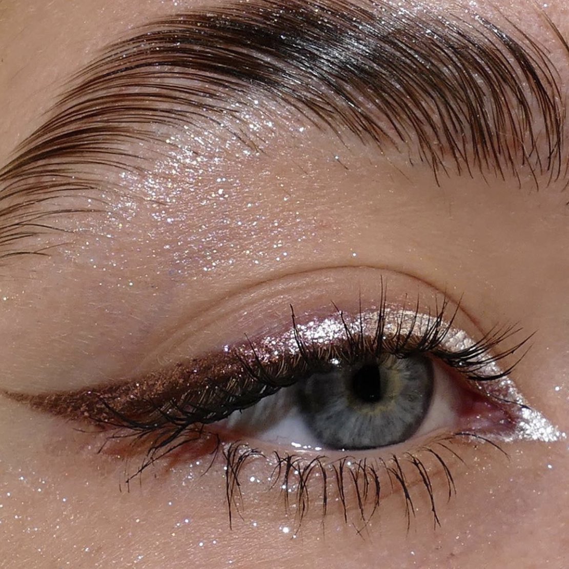 eyeliner looks by lou sims https://t.co/9nqHVqE3bZ