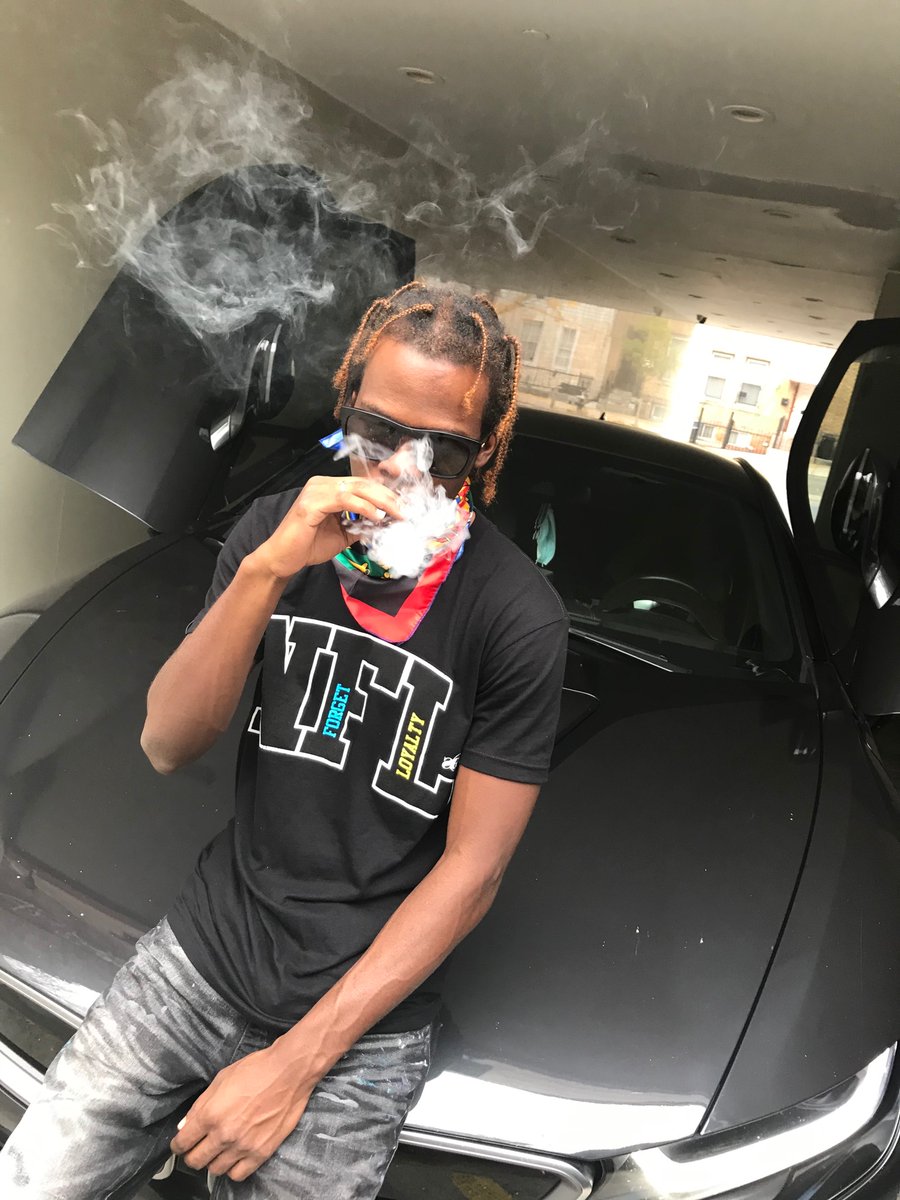 K_I_D508's tweet image. Eat It Up 😈😈😈 #JustDifferent #ZoeKong 🤟🏿🦍💧🖕🏿🤙🏿🦇🦇🦇🙏🏿🌎🌍🌏🎸💔 #RealSpirit #Studio24Ent @LaRopaLife #TakeItEasy