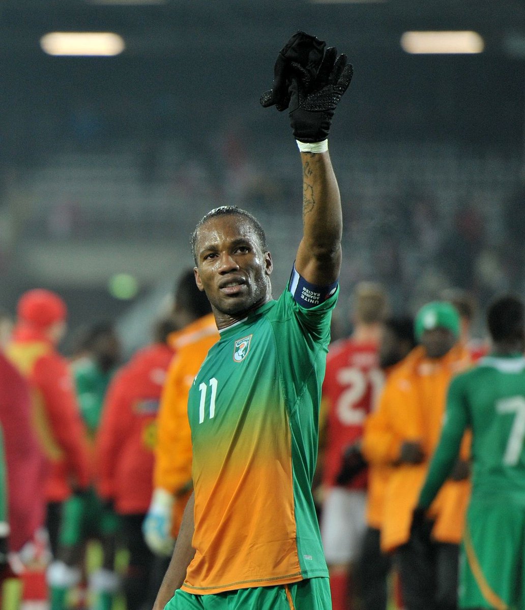 ficbol's tweet photo. 🎞️⚽ Ciclo #FútbolEnÁfrica | Ídolo dentro y fuera de la cancha, #DidierDrogba, goleador y activista por la #Paz 🏳️ de #CostadeMarfil🇨🇮. 🔛 Acompáñanos este domingo 25 de octubre desde las 9 PM🇨🇴🇵🇪🇲🇽, 11 PM🇧🇷🇦🇷🇨🇱 a ver su historia por #FacebookLive y #YouTubeLive 😎⚽#FicbolOnline https://t.co/OJm7Zq4TFo