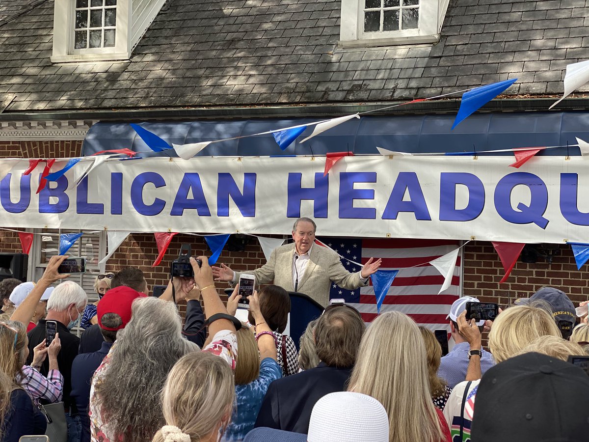 CollinsforGA's tweet photo. HUGE turnout in Columbus! Thank you to @GovMikeHuckabee for joining us! #TrumpDefenderTour https://t.co/ByBeDR6wwQ
