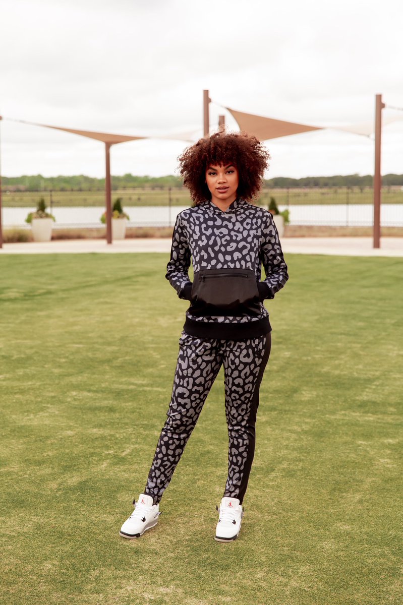 jambermade's tweet photo. The Onyx Leopard Collection    #MadeToMotivate | #hummingbird 

• Click the link💻 📱
 
https://t.co/FeRjIhOwXD https://t.co/PKgHNpiVUJ