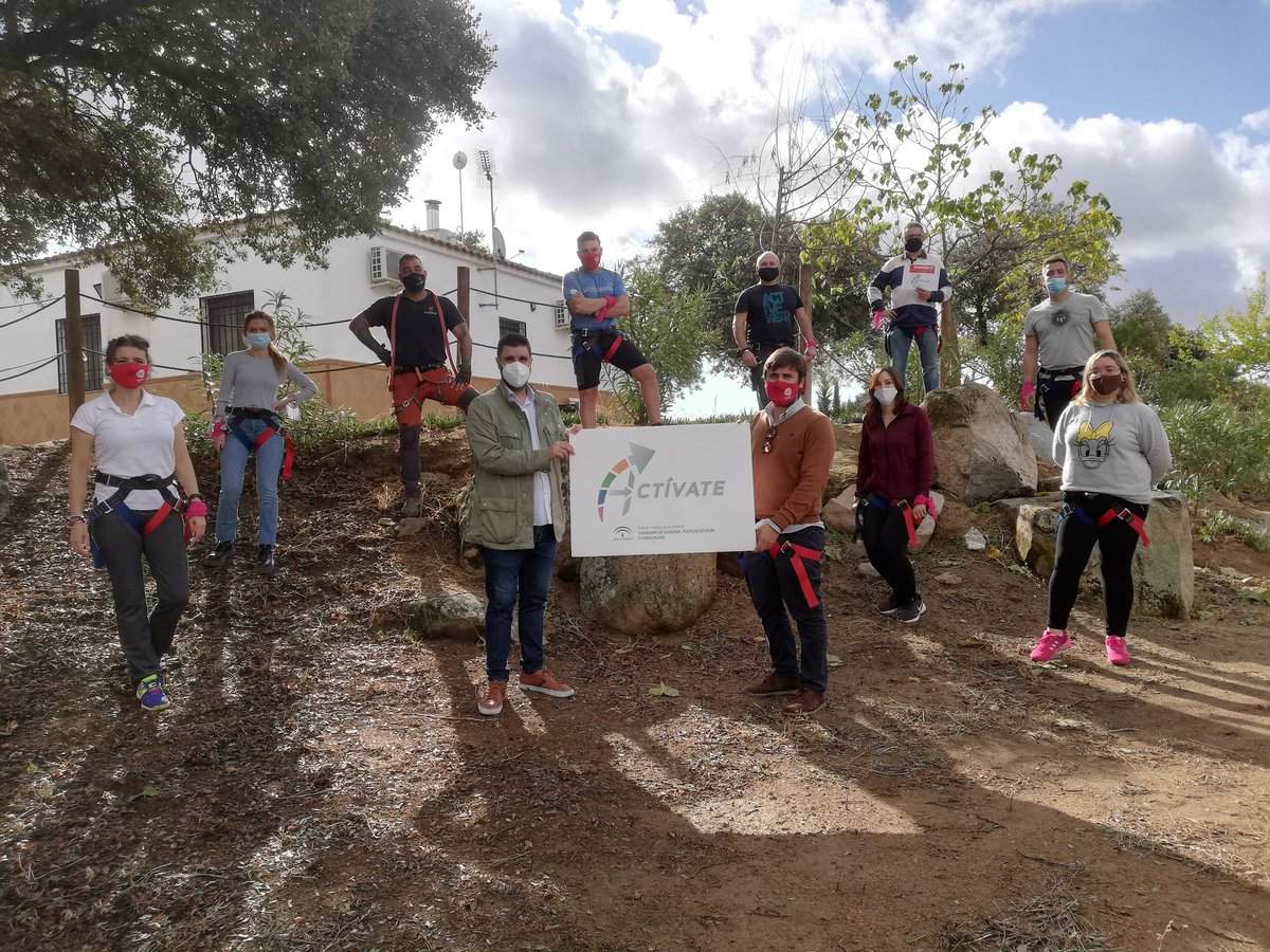 AJECordoba's tweet photo. Hoy viernes hemos realizado la actividad que os habíamos anunciado dentro de #ACTIVATE2020 con el @IAJuventud Teambuilding Jornada para el fomento del emprendimiento y la conexión empresarial.
Formación outdoor training, Trabajo en equipo y actividades multiaventura.
#somosAJE https://t.co/EwY3k90hOW