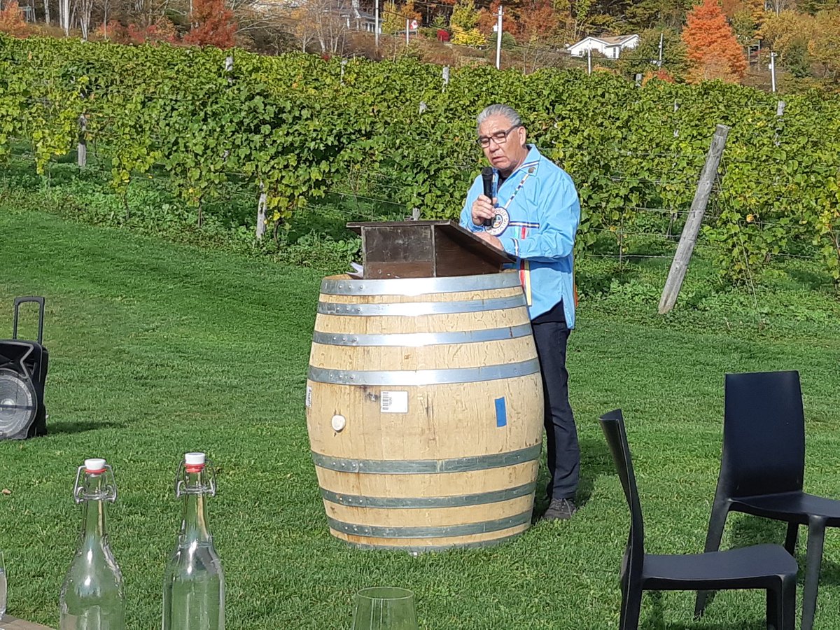 devourfest's tweet photo. Some shots from today's Beyond Terroir at @Benjamin_Bridge in partnership with the Glooscap First Nation. You have one more chance to take part in this unique walking workshop tomorrow at 11am AT. Get your tickets at https://t.co/JAqFzWiMRK #Devour2020 #devourfest https://t.co/31lXzhCDMJ