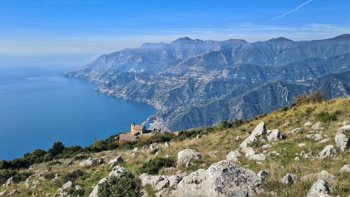 GoinItaly's tweet photo. Beautiful October day to #hike! Mount Avvocata is a classic route with stunning #views over the Gulf of Salerno and the #AmalfiCoast in Southern #Italy. #travel #planning #goinitaly https://t.co/MbMGs2vV7X