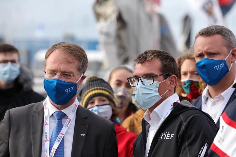 YannickMOREAU's tweet photo. Heureux d’avoir accueilli François Asselin aux #SablesdOlonne pour faire visiter les coulisses du #VG2020 & partager la dynamique entrepreneuriale sablaise et vendéenne.
Partager et faire aimer sa ville, c’est aussi ça le job d’un maire :-)
#Numerimer #CPME #Nautisme #PME https://t.co/w974WOMTDW