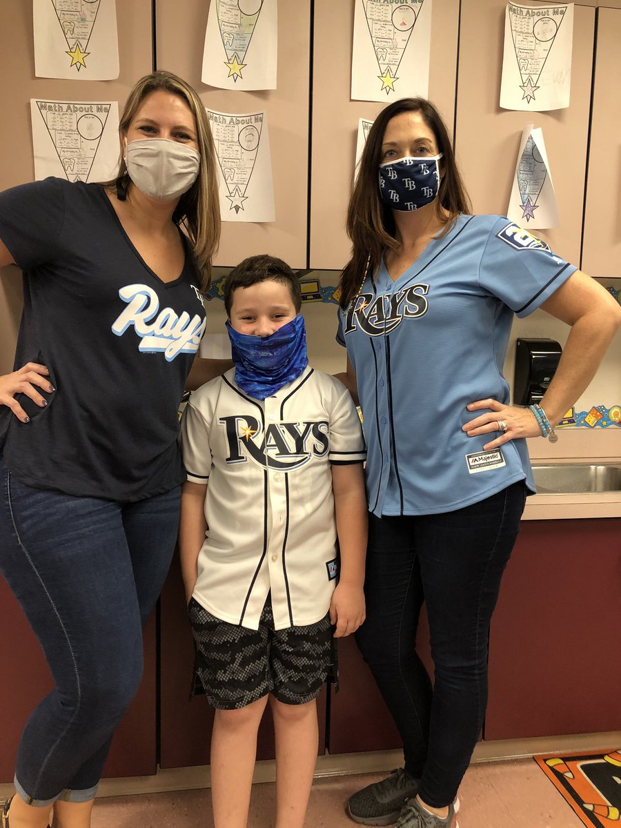 Breezi78's tweet photo. Supporting our Rays at Walden Lake Elementary!! #RaysUp @RaysBaseball @RaysCommunity https://t.co/5K5rXcogBy