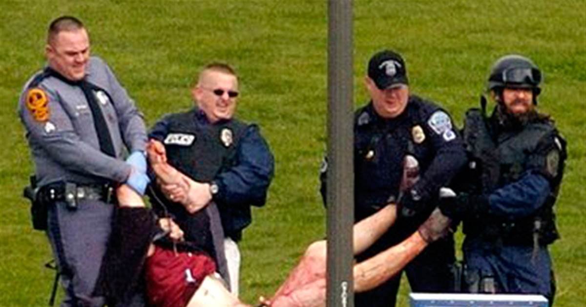 Virginia: The Virginia Tech massacreOn April 16, 2007, Virginia Tech student Seung-Hui Cho shot 49 people on campus with two semi-auto pistols, killing 32 and wounding 17. It remains the deadliest school shooting in U.S. history.(30/39)
