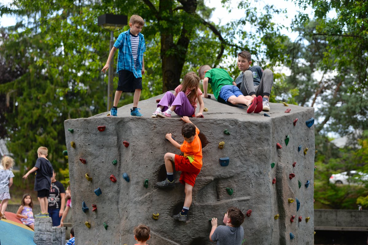 PDX4parks's tweet photo. Sign up today to text Portland voters and to build awareness on how this levy will benefit our Parks.  This can be done easily from your home!  And of course, vote YES on Measure 26-213.
Sign up here: https://t.co/AfIyOMlY9E https://t.co/KG2OyR8G7N