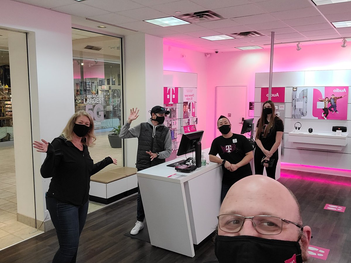 tchurchsr's tweet photo. I
#iphone12 launch and pleased to see such great partners in @TMobile @JacksonTingley @JakeJepps @TraceyNielsen99 @JonFreier @MikeSievert @WirelessVision @shanemr72 @Bmcalis @FirestoneJosh @aarontubbs_ #customerexperiencefirst #magentaglove https://t.co/WpfQNl7v8O