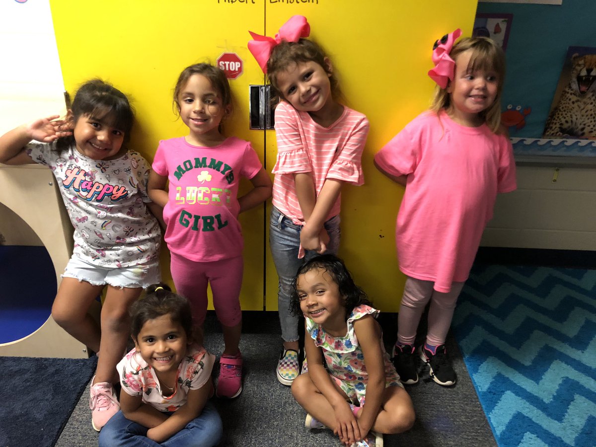 FPSBillieKids's tweet photo. Friday=Battlinโ Billie Football and today we showed support by wearing pink. PINK OUT the Hawks! #FPSPride #BilliePride #TeamPriess @billiesports ๐๐๐ https://t.co/xhYzKY3z47