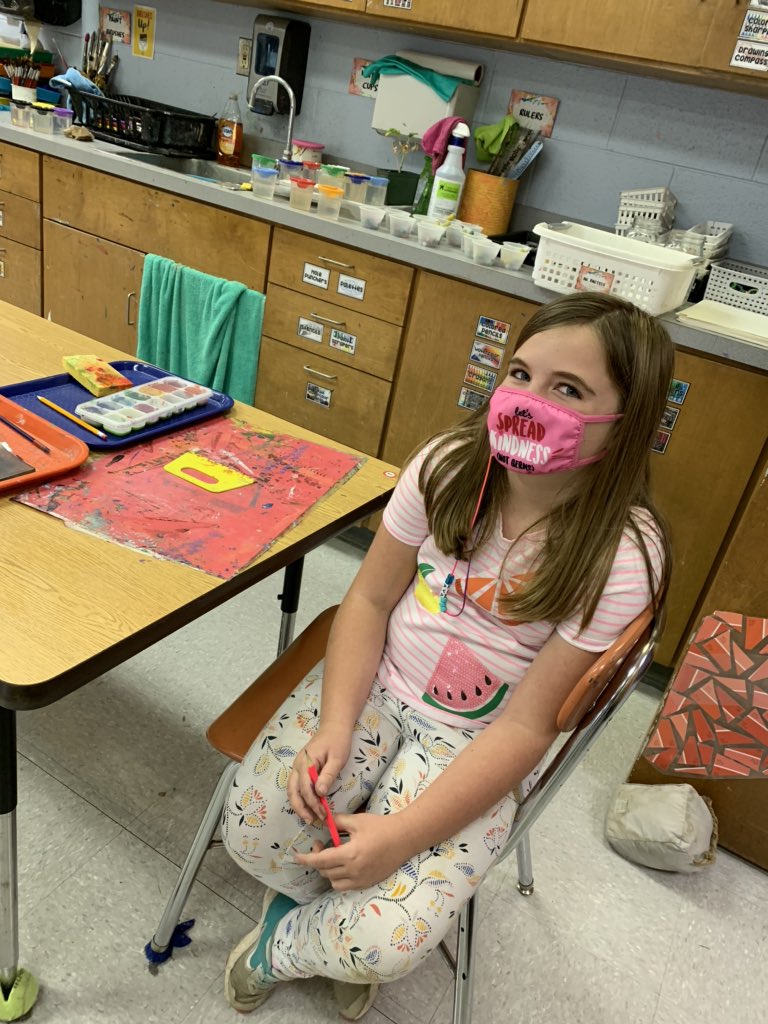 ValleCrucisSch's tweet photo. Can it get any cuter than these young artist?!? 😊 🎨🐾
#WeAreWatauga 
#VCOnTheRISE  @mtnartteacher https://t.co/f61Zl1mcrf