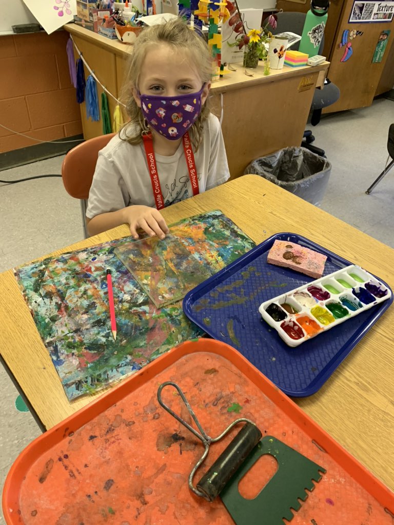 ValleCrucisSch's tweet photo. Can it get any cuter than these young artist?!? 😊 🎨🐾
#WeAreWatauga 
#VCOnTheRISE  @mtnartteacher https://t.co/f61Zl1mcrf