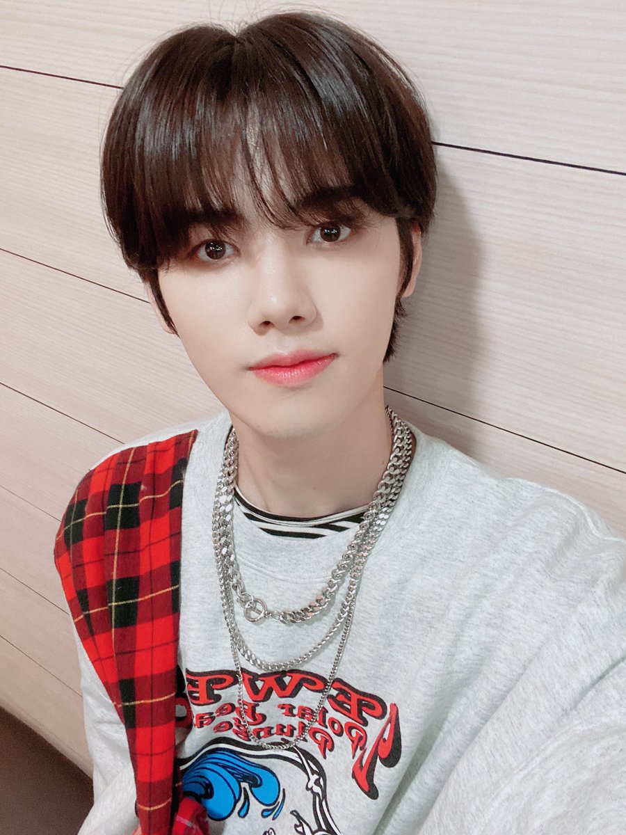 MinheeChile's tweet photo. [Oficial • 201023] Actualización de #Minhee en el Twitter de los miembros de #CRAVITY.

"Hoy tuve la frente cubierta ><"

Cr. Cravity_twt
Trad. Inglés: gomjungmo
[Minhee Chile]🧃 https://t.co/7aYYiz1ujR