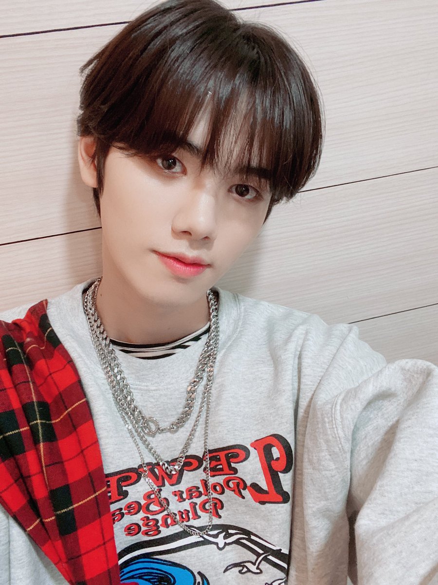 MinheeChile's tweet photo. [Oficial • 201023] Actualización de #Minhee en el Twitter de los miembros de #CRAVITY.

"Hoy tuve la frente cubierta ><"

Cr. Cravity_twt
Trad. Inglés: gomjungmo
[Minhee Chile]🧃 https://t.co/7aYYiz1ujR