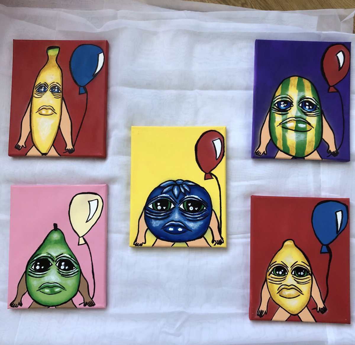 ryyaneliizabeth's tweet photo. hi! if u live in las vegas u should go to the arts factory and buy one of these! or a print! or a sticker! or some earrings! and if u dont live in las vegas a rt helps too❤️ https://t.co/1BrASaHOKA