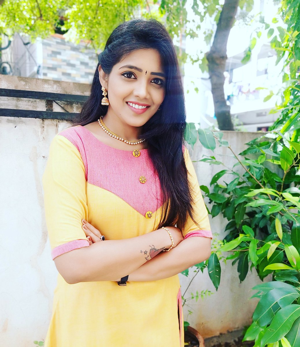 LTetali's tweet photo. 8th Day Navaratri
Mahagauri🙏🙏

Goddess Mahagauri has the power to fulfill all the desires..🙏

May you all get Blessed and May your all desires fulfilled with Mahagauri maa blessings 🙏🙏😊 https://t.co/oRGz3I2ymq