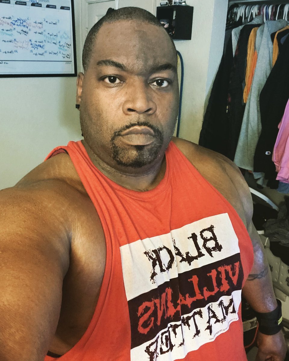 MrJayWashington's tweet photo. Another day, another whine &amp; cry about workout but yet pushed through. Today's #FocusT25 was #speed2point0.  I have to push through with no gyms open no money to pay for a private gym. Can't go back to what I was. #SuperVillainStatus #MrMirakuru #workout #dedication #focused. https://t.co/sId7TFepBF
