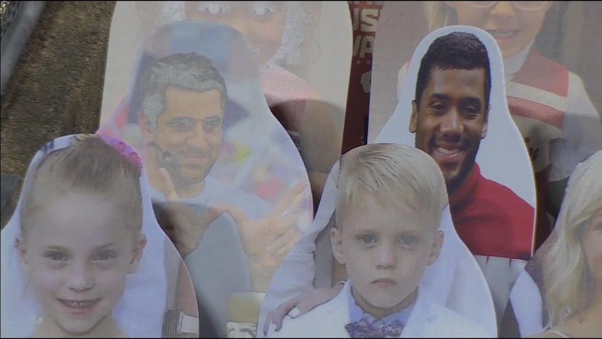 WisconsinOnBTN's tweet photo. Thoughts on the QB play tonight, @AaronRodgers12 &amp; @DangeRussWilson? https://t.co/AAIk5xYttV