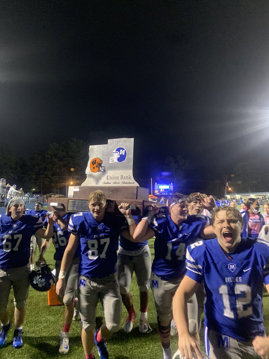 GoBillies's tweet photo. Trophy Finally Home!!! #beabillie https://t.co/XOsLRrIL2y