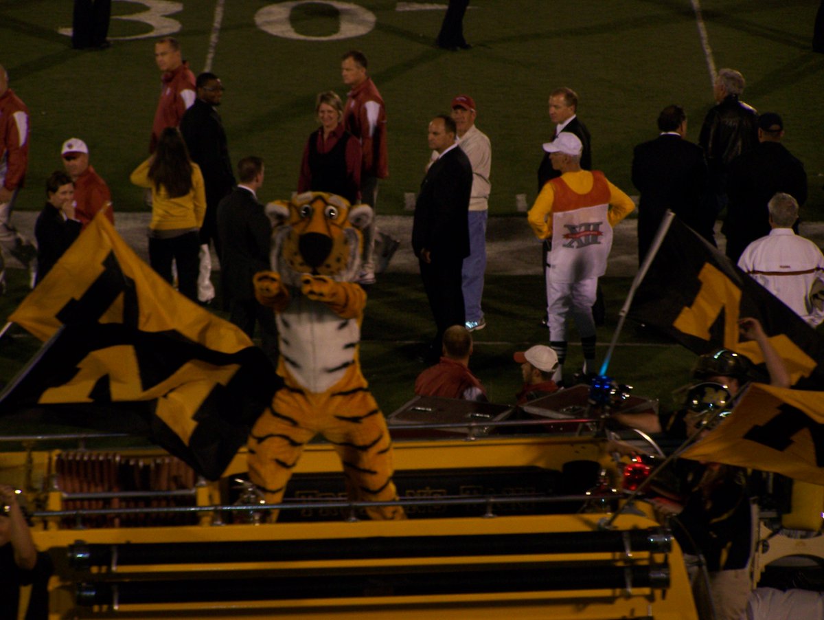 Then the pre-game, including old boss  @soonerad photobombing Truman.