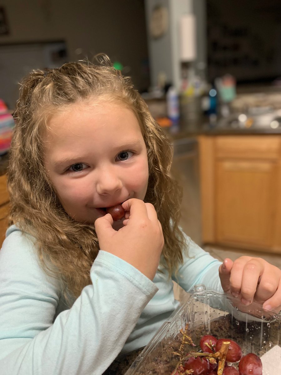 mornperocks's tweet photo. I am already receiving Healthy Selfies and we still have one more week until the challenge starts. Great job!! If you haven’t already, please sign-up at 
https://t.co/mJ5eSuHnXQ
There is still one more week to sign-up. Challenge starts Nov. 2nd. @MorningsideES @MsHollyShelton https://t.co/GtqR9yiWG3