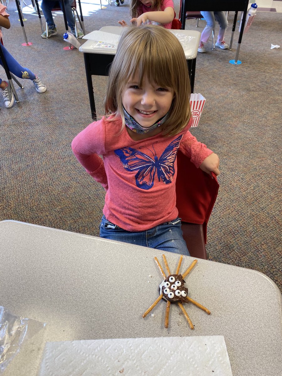 Wise4Leesa's tweet photo. Today we made and ate some yummy spiders! https://t.co/J1xEkdSP77