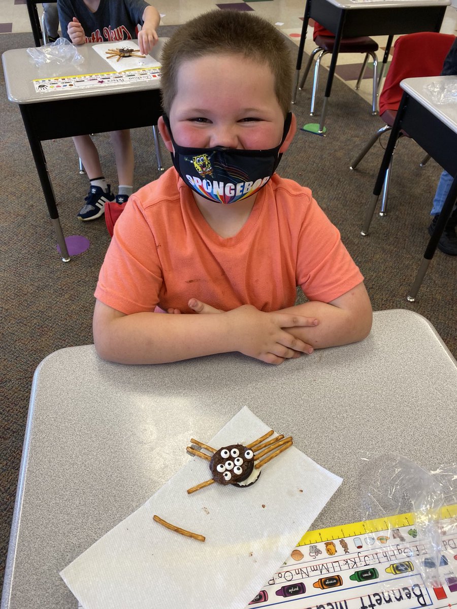 Wise4Leesa's tweet photo. Today we made and ate some yummy spiders! https://t.co/J1xEkdSP77
