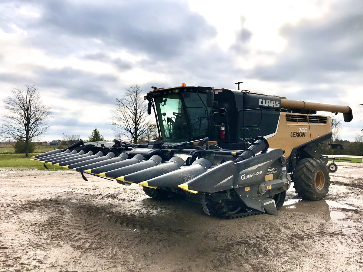 #SexyLexi ready to cut some corn at Highland Custom Farming next week when the weather decides to cooperate. <a href="/HjvEquipment/">HJV Equipment</a> <a href="/CLAAS_America/">CLAAS North America</a> <a href="/HighlandWayne/">Wayne</a> <a href="/highlandclare/">Clare Bauman</a> <a href="/scholtmachinery/">Scholtens' Machinery</a>