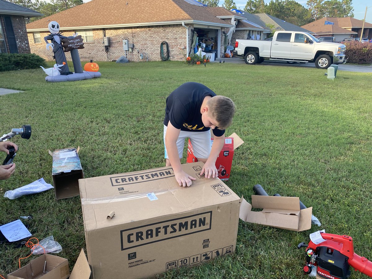 iamrodneysmith's tweet photo. Family,  Please help me in congratulating Aiden from Pensacola,FL on completing our 50 yard challenge by mowing 50 FREE lawns for the elderly, disabled,single parents &amp; veterans in his city. https://t.co/dVPV77WjsJ