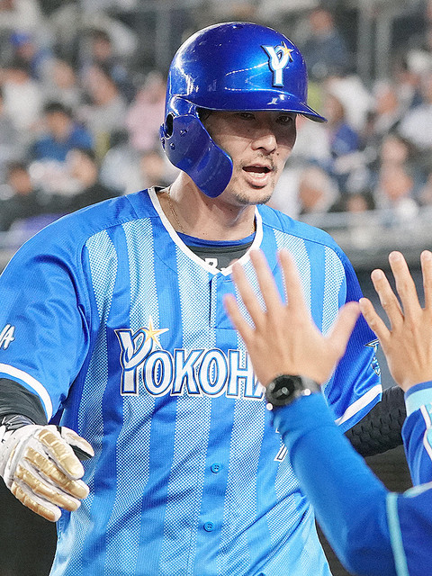 livedoornews's tweet photo. 【現役続行】DeNA・石川、今季限りで退団へ
https://t.co/qXGGjkiK1X

DeNAの石川雄洋内野手（34）が今季限りで退団し、他球団で現役続行を目指すことが分かった。球団側から来季の構想外であることを伝えられて進退を熟考していたが、現役続行への思いが強かったことから決断を下した。 https://t.co/IKwG8xtiQE
