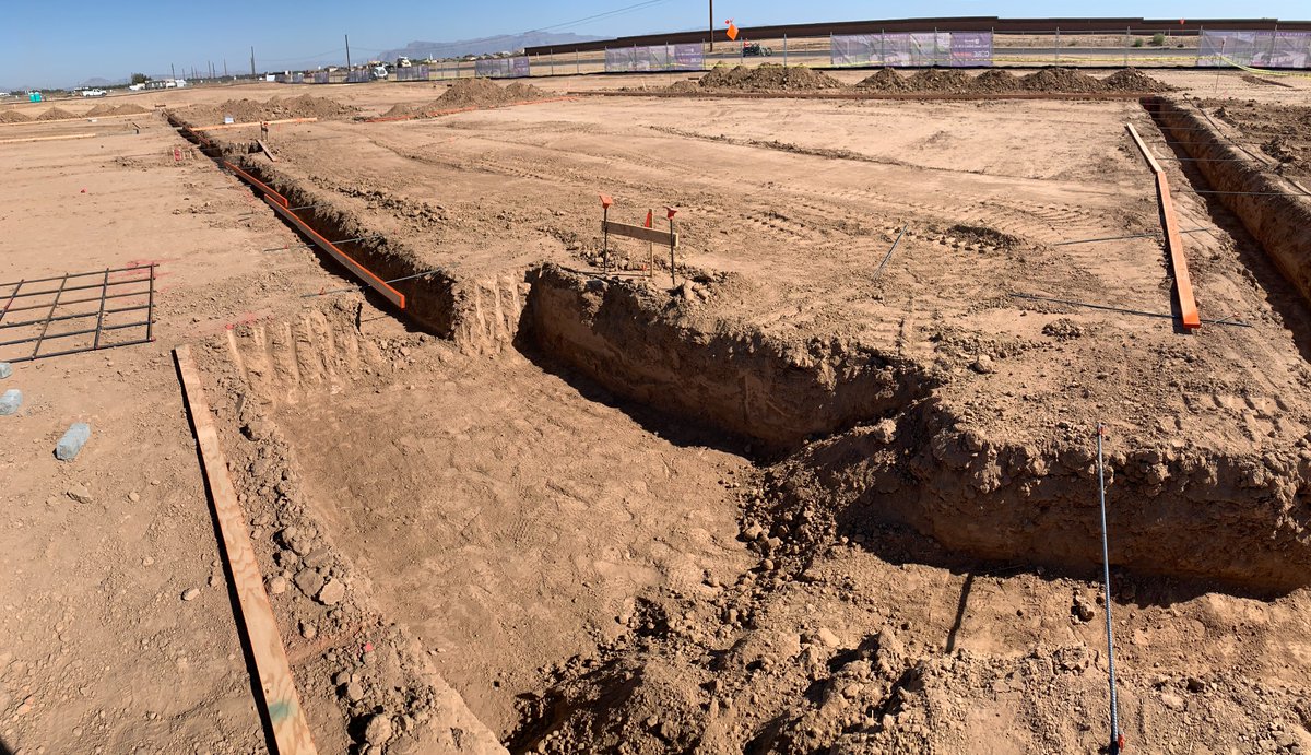 Starting fast at @qcusd Elementary School No. 9 in Harvest QC near @Schnepf_Farms. Site safety fences up and footing buildings starting. @core1937 @orcuttwinslow @pultehomes @LandseaHomes  @Gehan_Homes @DavidWeekley @BeazerHomes #YourBondDollarsAtWork #queencreek #QCUSDisgrowing