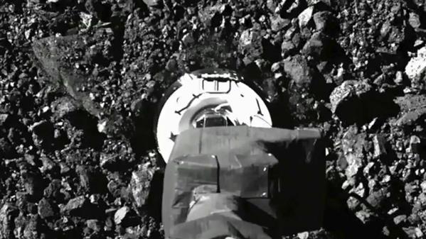 Asteroid #samples escaping from jammed #NASA spacecraft https://t.co/0c6fSCXOUV https://t.co/dcudJIunQu