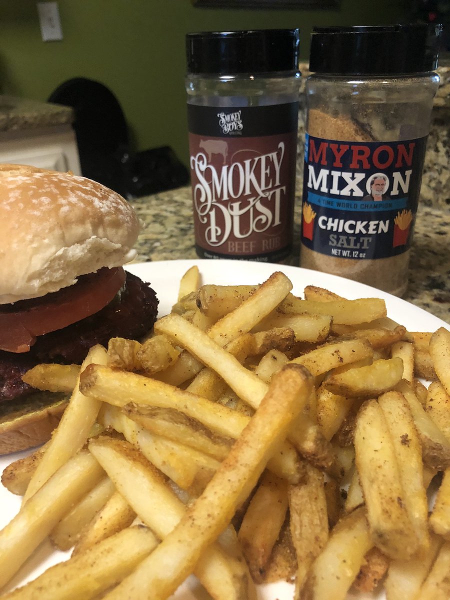 HaroldStockburg's tweet photo. It’s a hamburger Friday night at the Stockburger’s. Hamburgers grilled on the @BigGreenEgg seasoned with Smokey Boys Grilling Beef Rub, and fries seasoned with @Lord_of_Q #chickensalt #goodfridayevening https://t.co/jsoJHwJAS9