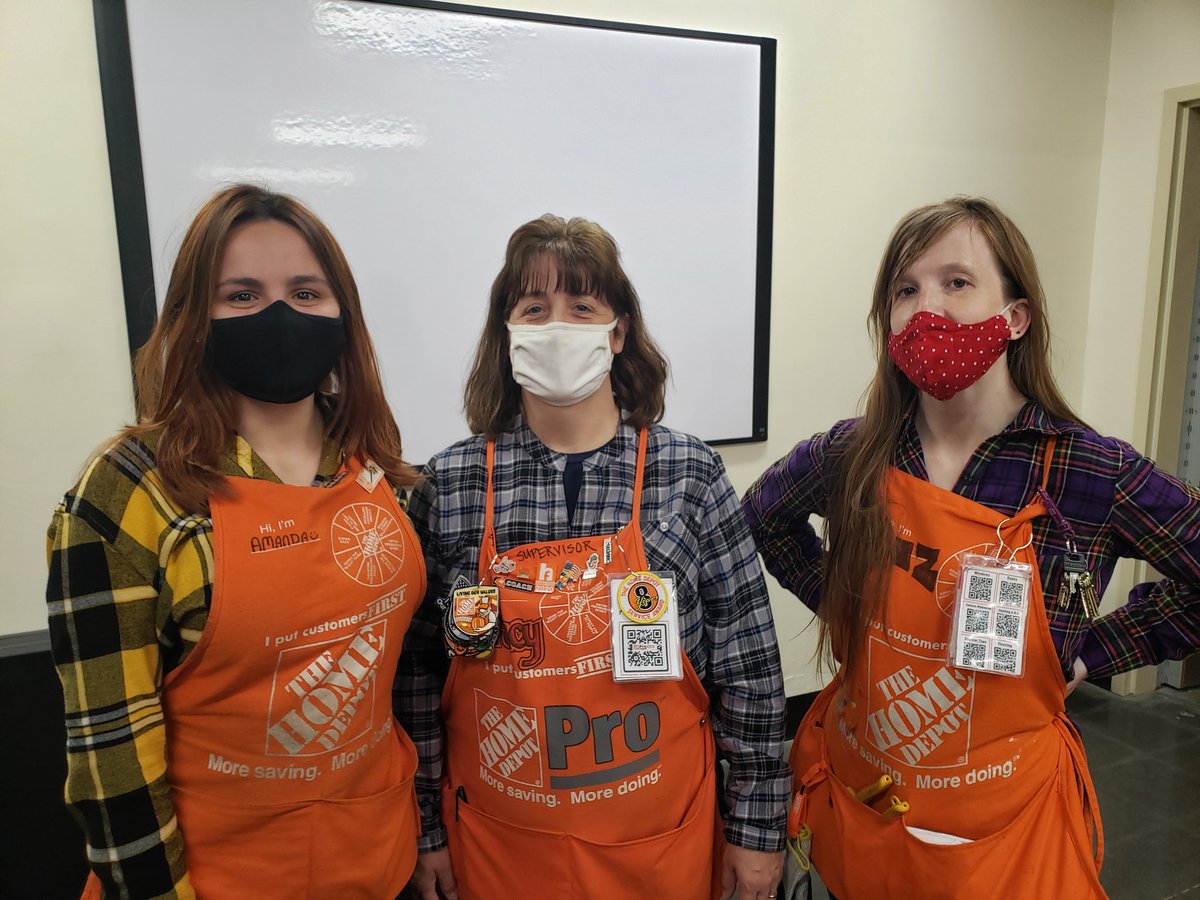 Tracylenz20's tweet photo. Flannel Friday for C.A.M @1269 https://t.co/t529GvNfMt