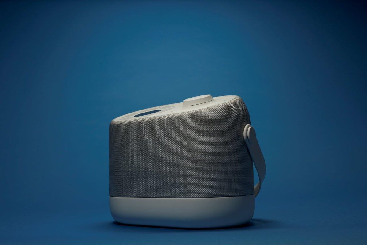 Ellodee is a fun, screen-free way for kids of all ages to independently enjoy songs, podcasts, and audiobooks kickstarter.com/projects/julie… Allowing you to choose the music and stories that are right for your family. #smartkids #familytech #techtoys