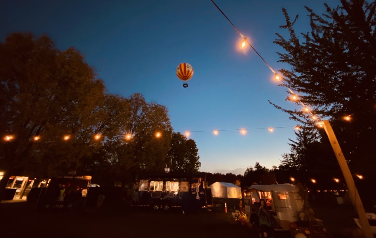 ConnerPrairie's tweet photo. Gates are now open for tonight’s Headless Horseman! Thanks for your patience and we hope you don’t lose your head tonight! 🎃

#HeadlessCP #ConnerPrairie #ExploreCP https://t.co/uDKVEHKI1y