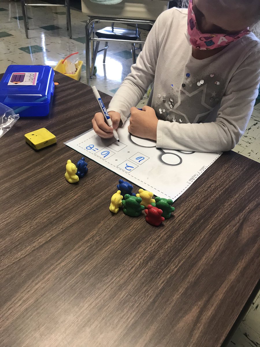 Shoup_BushES's tweet photo. Guided Math Friday #jpsny https://t.co/PMrI0tctq6