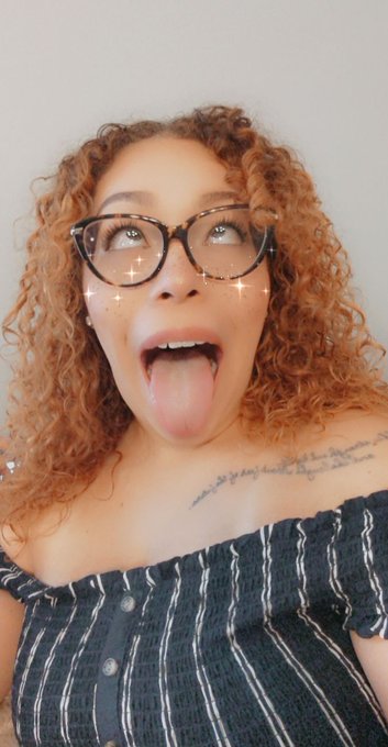 Throwback to this honey blondish hair ☺️ https://t.co/GIR164i4z6<a href="/tag/footfetish"class="tags"><span>#footfetish</span></a>