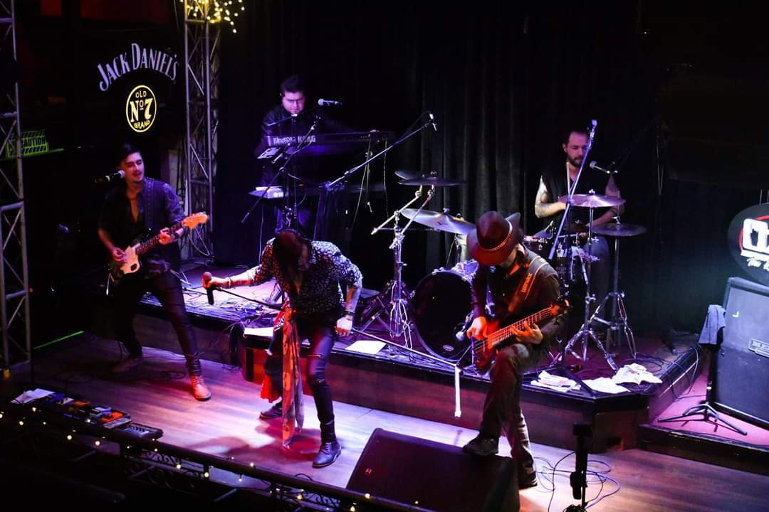 rockinfame's tweet photo. Hoy les dejamos las tomas de nuestro pasado #ElDíaH2020 en #Bogotá desde @ozzycompany 🎉🇨🇴💥
.
Y MAÑANA... repetimos show en #StonesGourmet 📌 Calle 24C #75-59 Zona Rosa 🌹 #Modelia #RockInfame @stonesbogota
⚠️ PILAS!!! RESERVAS Vía Whatsapp
📲310.812 1528 / 311.569 4505 https://t.co/oq6D1Cu5eA