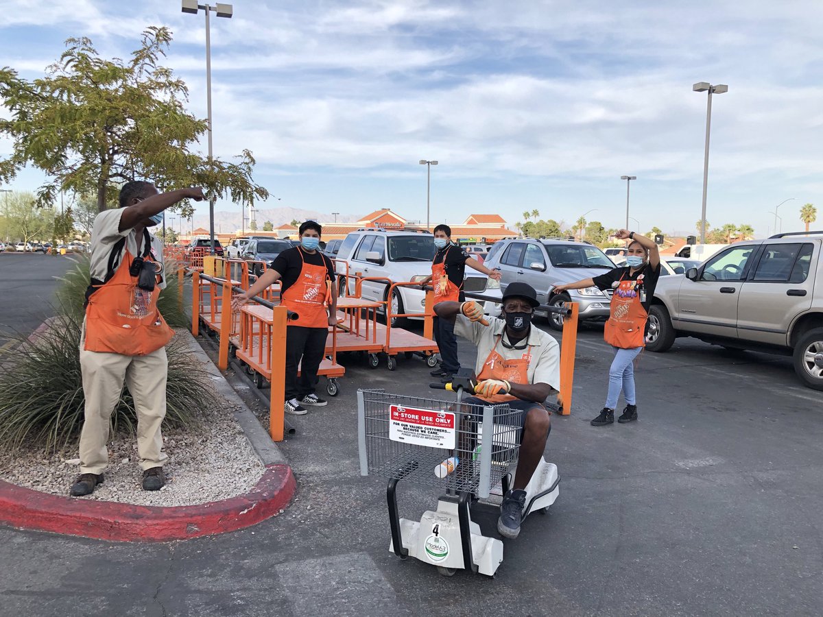 Welcoming our new LOT associates to the team <a href="/THD3301/">The Home Depot #3301</a> ⁦@shandra_hunt⁩ ⁦<a href="/AguonRandy/">Randy Aguon</a>⁩⁦<a href="/TonjaBarnicle/">Tonja Barnicle</a>⁩ ⁦@MarkSaltarelli⁩