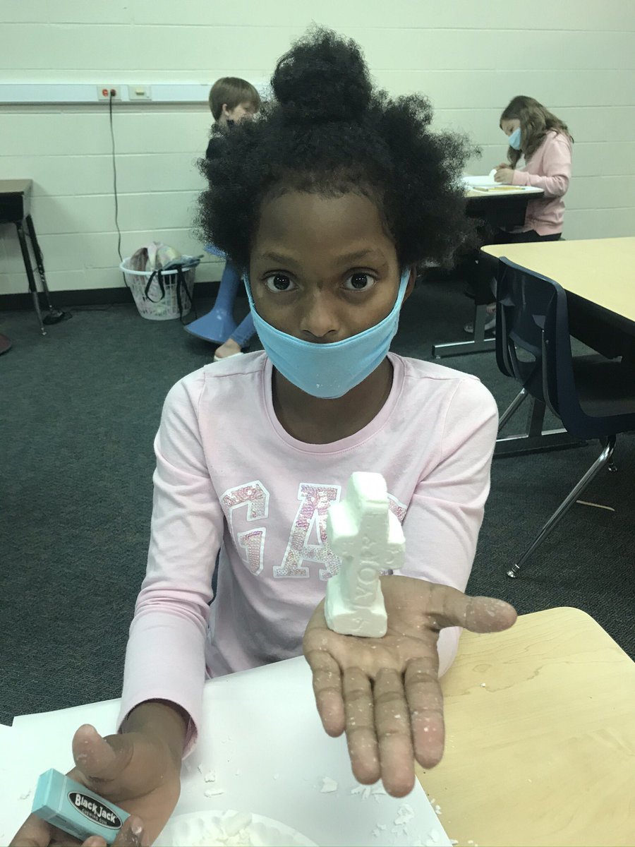 TuerRebekah's tweet photo. Celebrating finishing The Tiger Rising by whittling in soap. We made connections with main character Rob who also whittled. Both online and in person kids participated. @BenferKISD @BenferLibrary @Benfer4th @KleinISDLindsey @KleinISD https://t.co/Dsel8j4dLH