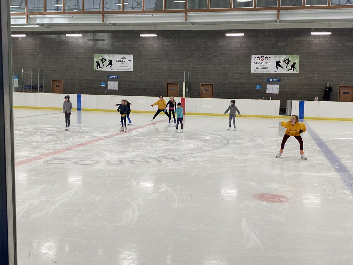 ASFSClub's tweet image. Practicing their Thriller synchro moves