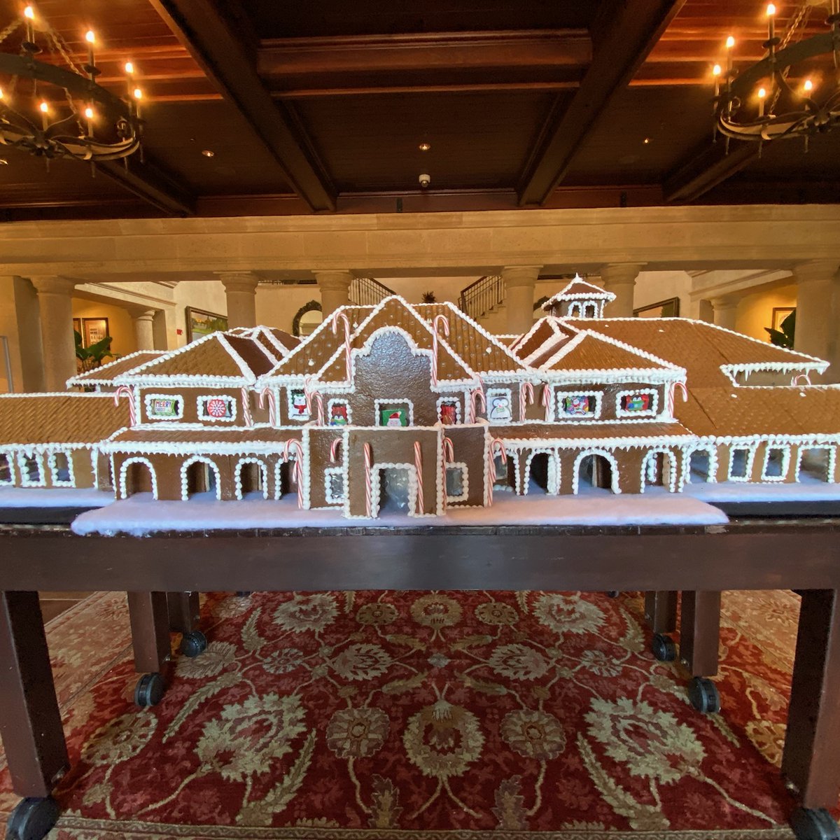The_AutoValet's tweet photo. Quite a re-creation of the @TPCSawgrass clubhouse in gingerbread in the lobby of the @TPCSawgrass clubhouse #TPC40 https://t.co/4c6sGiX0fR