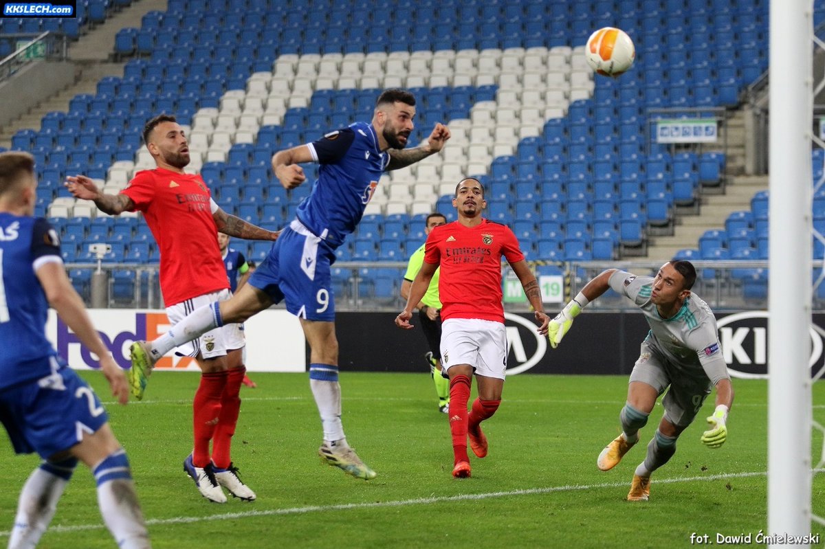 KKSLECHcom's tweet photo. Według kibiców Kolejorza najlepszym piłkarzem Lecha Poznań w meczu #LPOBEN #LPOSLB w #UEL był Mikael Ishak (4 wyróżnienie w sezonie) 🔝
1. Ishak (średnia ocen: 4,80) 👏
2. Moder (4,44)
3. Czerwiński (4,22)
---
Dejewski (2,15)
Pełne wyniki ▶️ https://t.co/HEzWFIk6eM https://t.co/hvIxeX6quJ