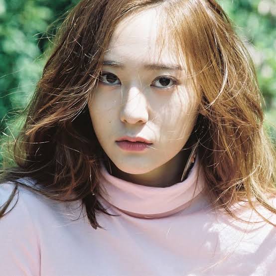 Happy Birthday to f(x)\s lead vocalist and Maknae, Krystal jung     