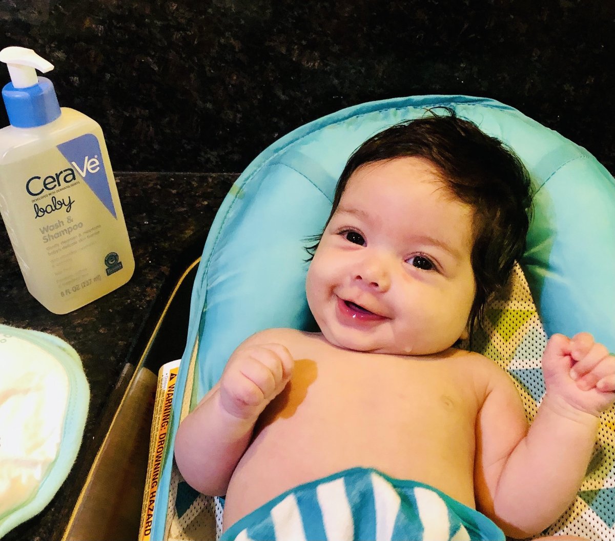 MacKidWdbidge's tweet photo. @cerave Baby Wash & Shampoo is gentle on baby's delicate skin and hair and cleanses without irritation. It's fragrance-free, paraben-free and is accepted by the National Eczema Association. I know what I'll be including in my next baby shower gift! #Ad #mkmeetup #cerave https://t.co/tkmFtJ58NC