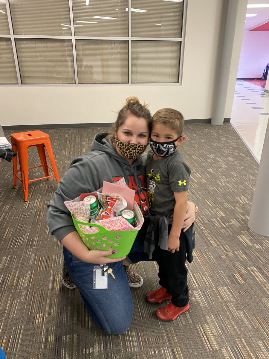 Bailey2706's tweet photo. Feeling spoiled by my students and coworkers this week! #mwisdmatters #lamarpride https://t.co/nqRq93YJsA