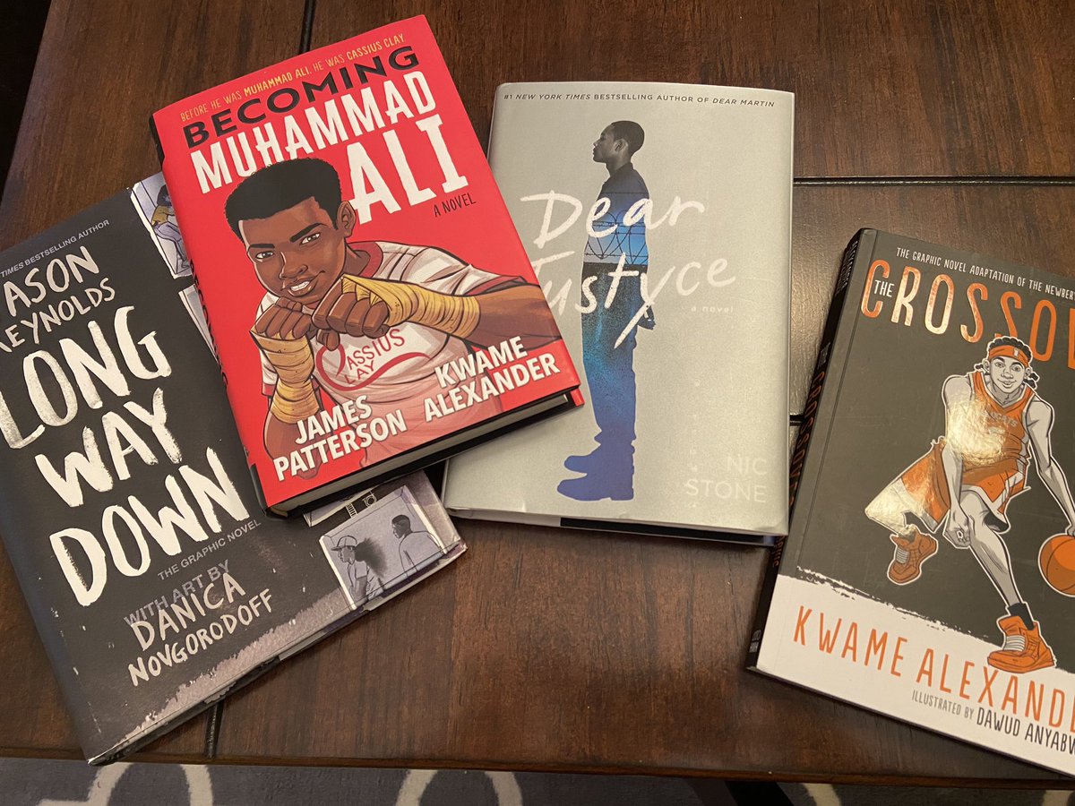 MrsYandaReads's tweet photo. Fridays are pretty nice, but coming home to deliveries like this make them even better! Already excited for Monday! 😍😍 https://t.co/zmERtdS894