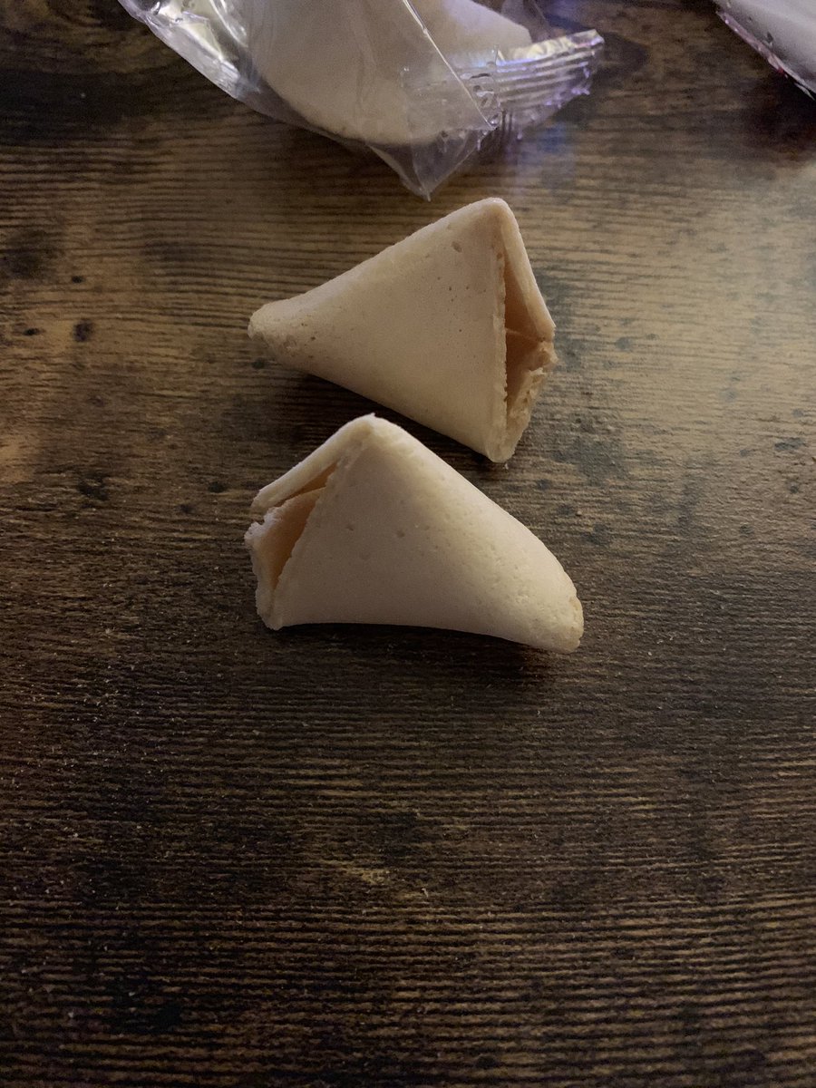 kuhkris's tweet photo. Can 2020 get any worse? @PandaExpress wouldn’t even give me a fortune 😭 https://t.co/jnNkSr4iyJ